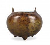SMALL CHINESE BRONZE TRIPOD CE