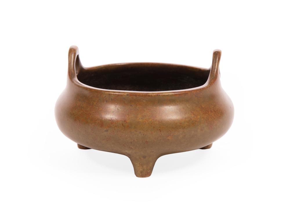 SMALL CHINESE BRONZE TRIPOD