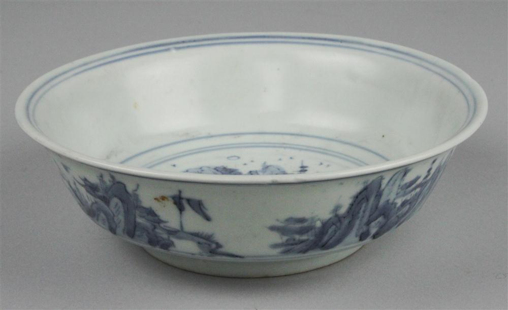 SMALL CHINESE FAMILLE ROSE BALUSTER