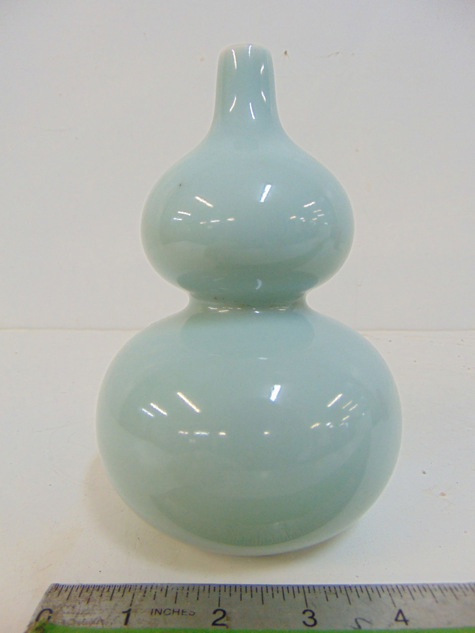 SMALL CHINESE PORCELAIN DOUBLE