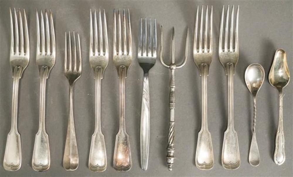 SMALL COLLECTION OF ASSORTED SILVER