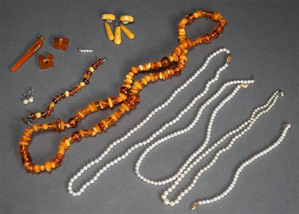 SMALL COLLECTION OF PEARL, AMBER