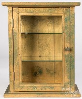 SMALL COUNTERTOP SHOWCASE, EAR