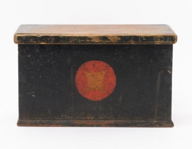 SMALL DOVETAILED PINE BOX, N.Y.