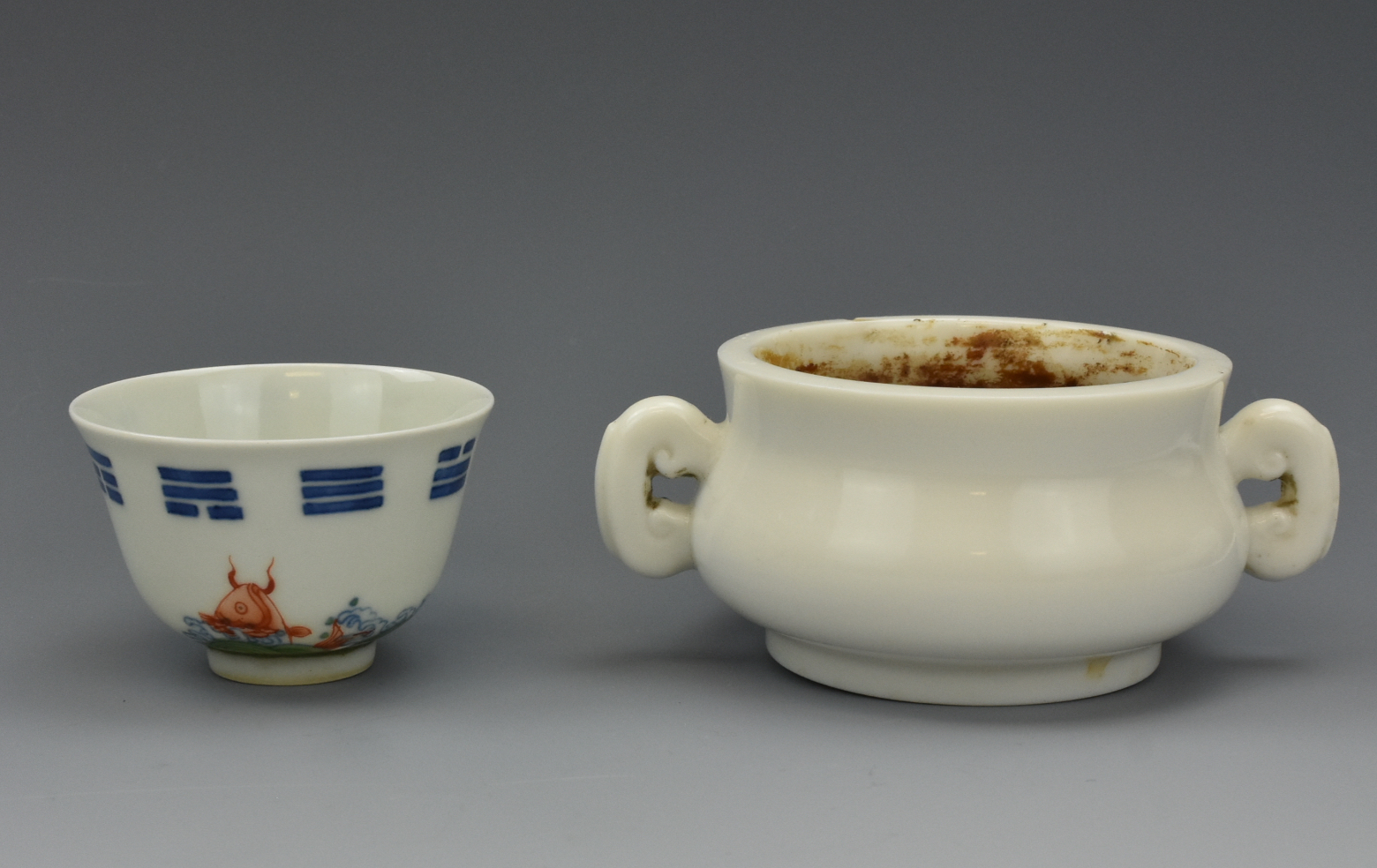 SMALL FISH & TRIGRAM CUP & WHITE
