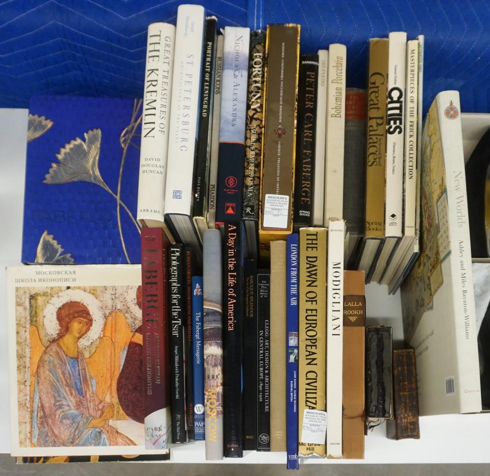 SMALL GROUP OF COFFEE TABLE BOOKS