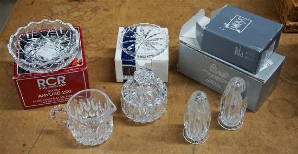 SMALL GROUP OF CRYSTAL TABLE