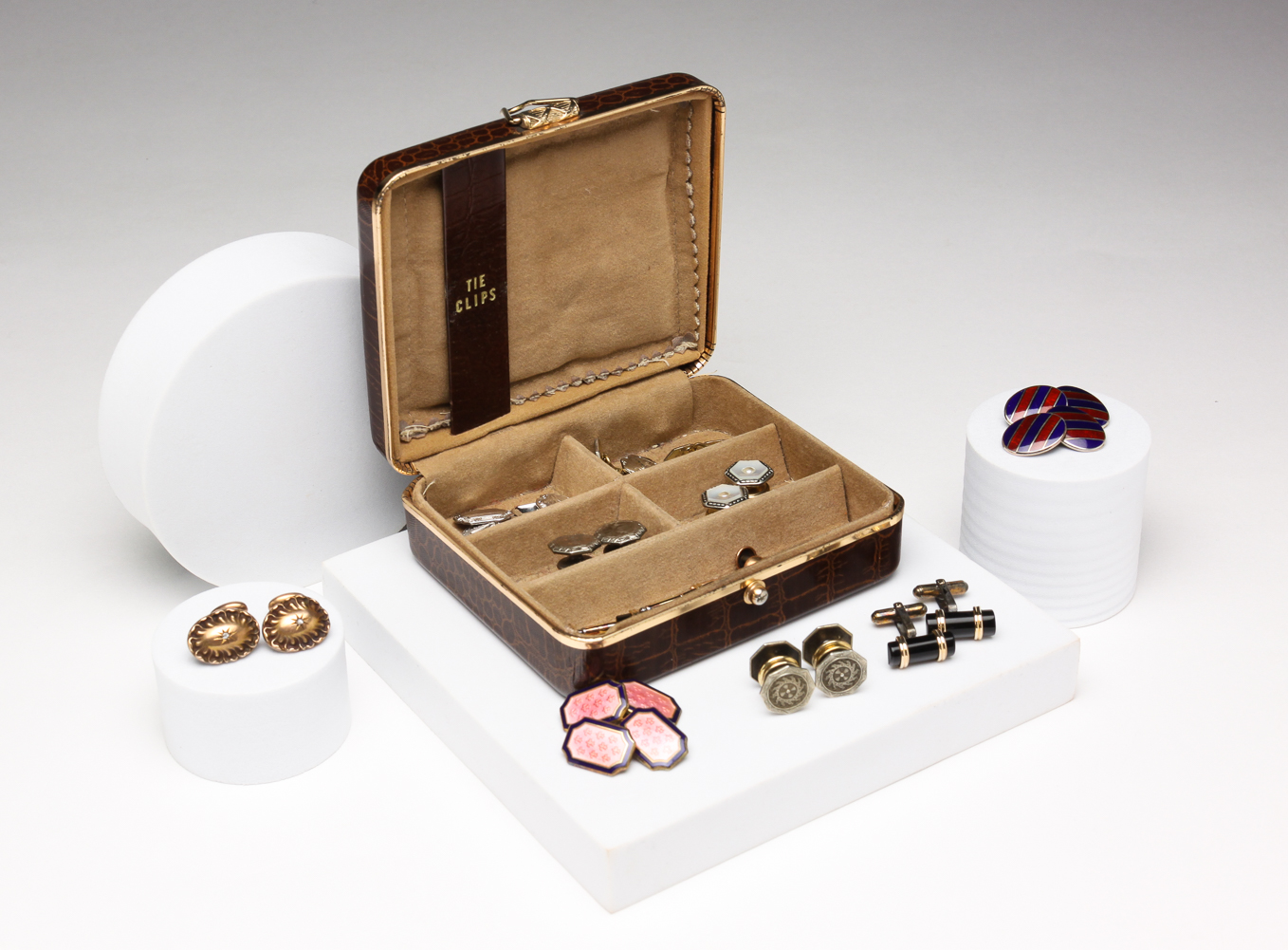 SMALL GROUP VINTAGE CUFFLINKS. 20th