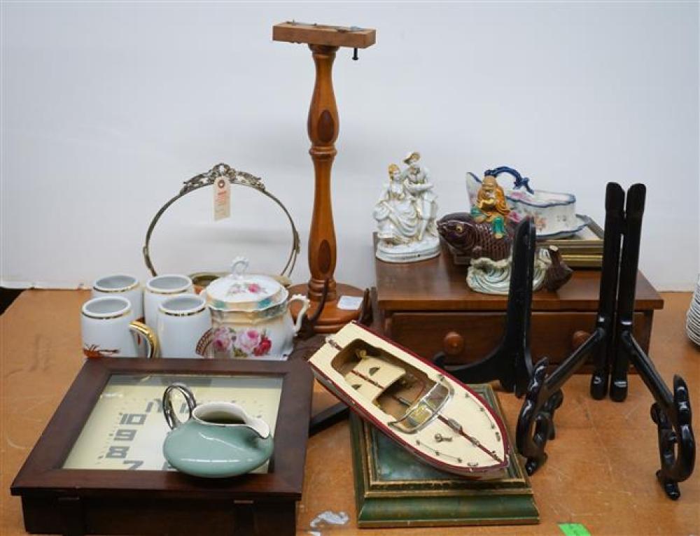 SMALL GROUP WITH CERAMIC TABLEWARE,