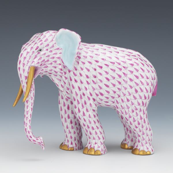 SMALL HEREND ELEPHANT 6"H x 7" x