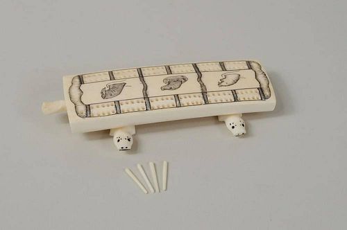 SMALL INUIT SCRIMSHAW MARINE
