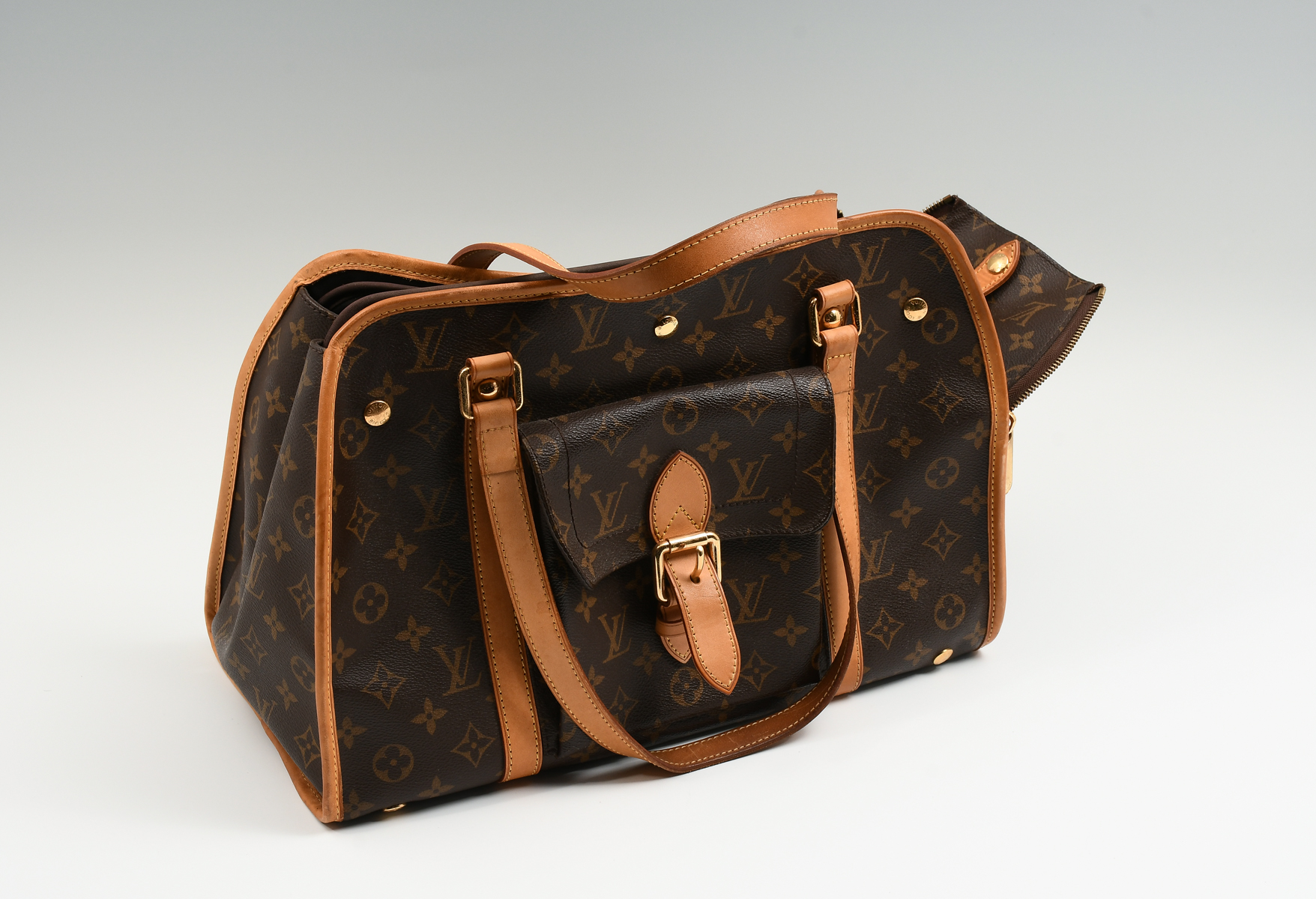 SMALL LOUIS VUITTON MONOGRAM CANVAS