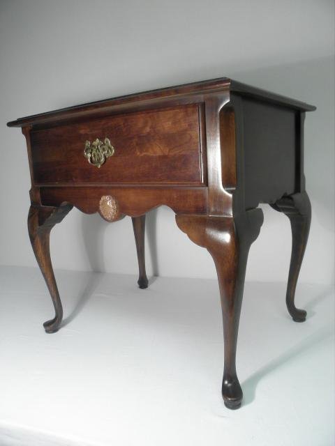 Small Mahogany end table with one