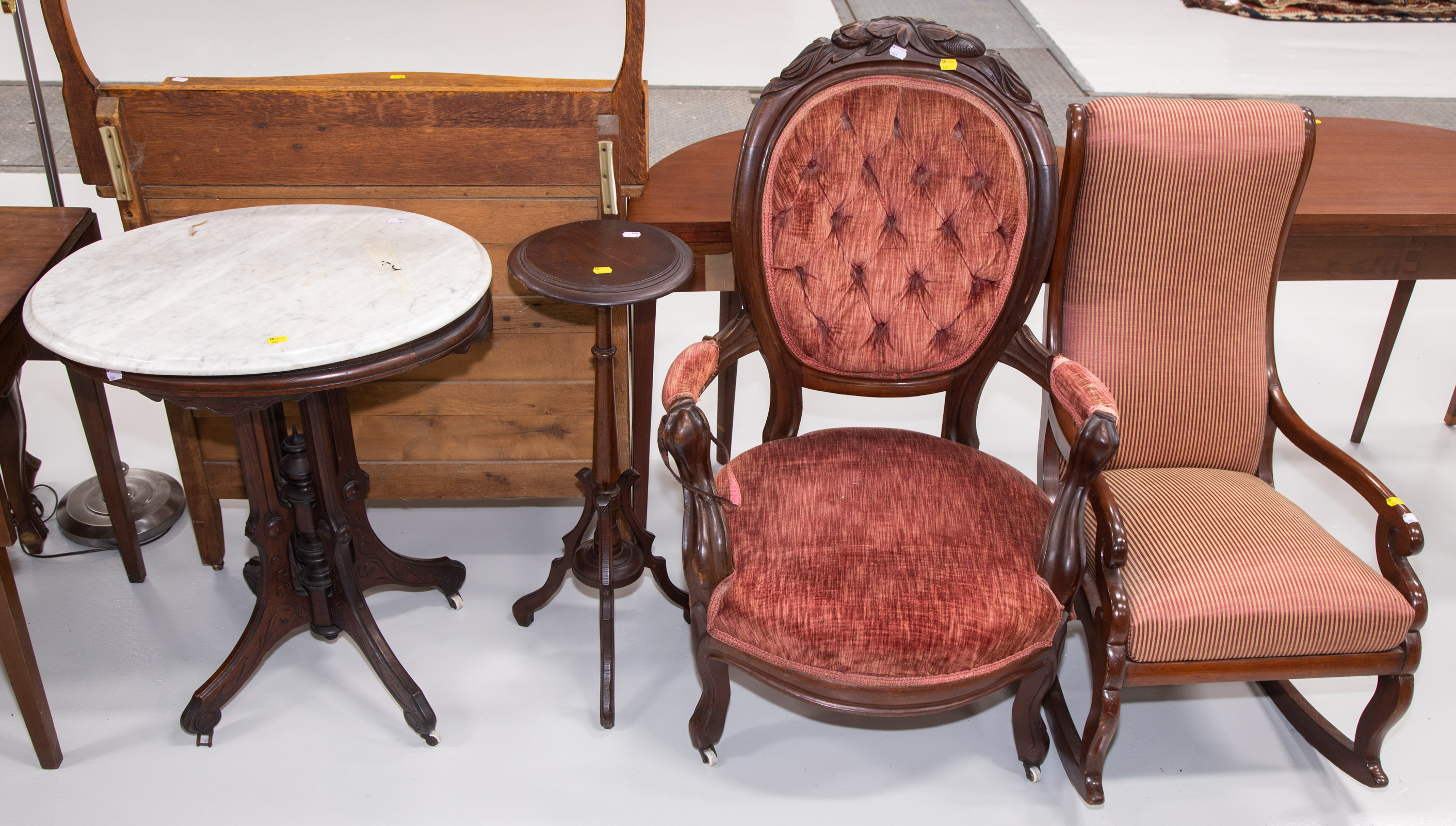 SMALL MARBLE TOP TABLE;