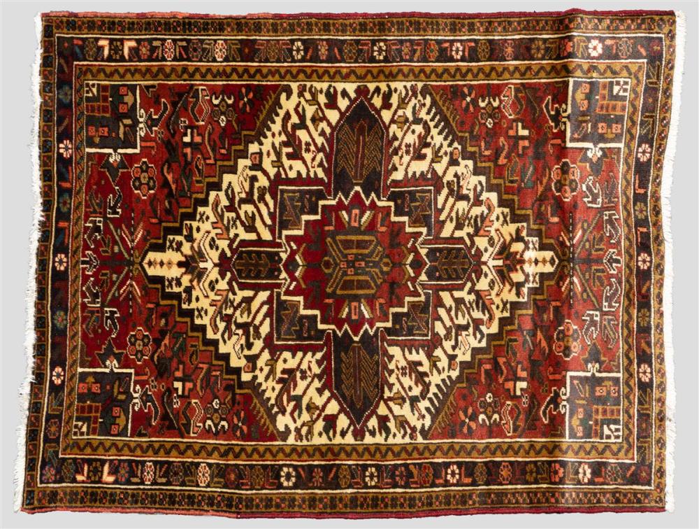 SMALL MEDALLION WOOL RUGSMALL
