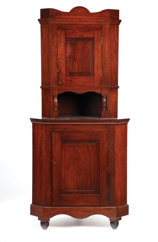 SMALL ONE PIECE CORNER CUPBOARD.