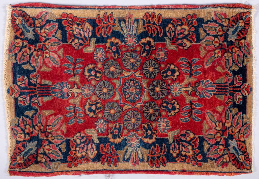 SMALL PERSIAN SAROUK HAND KNOTTED