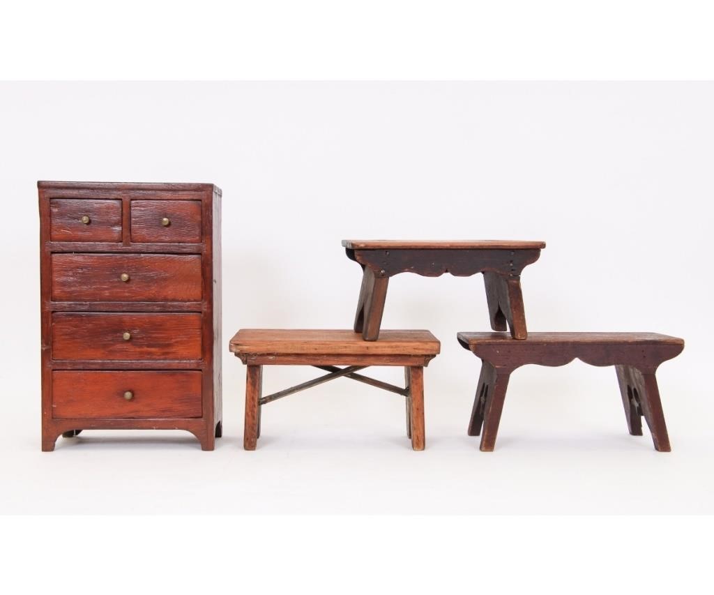 Small pine miniature storage chest,