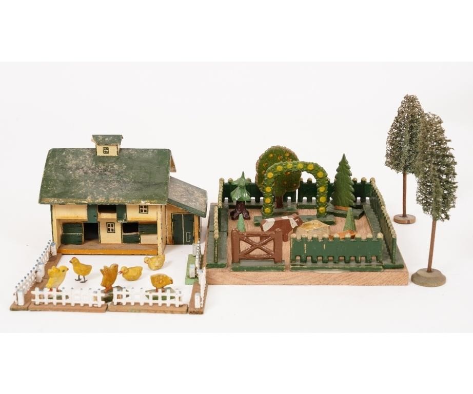Small Putz barn 6.5"w, fenced