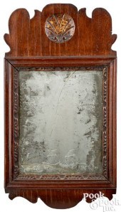 SMALL QUEEN ANNE MAHOGANY LOOK