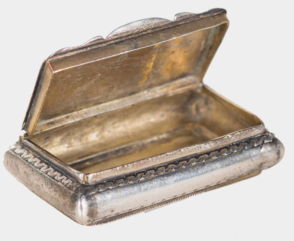 SMALL RUSSIAN .84 SILVER SNUFF