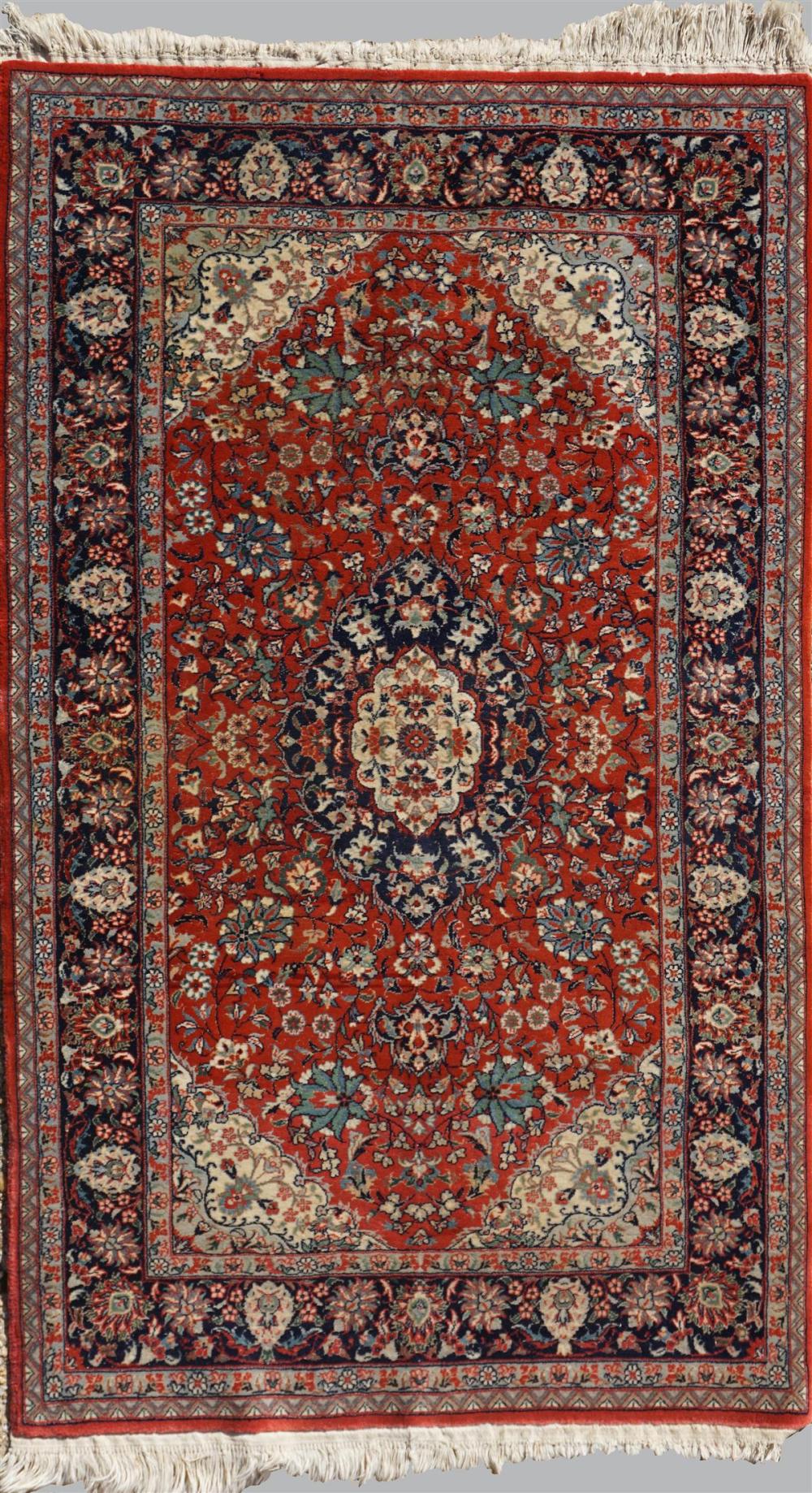 SMALL SAROUK WOOL RUGSMALL SAROUK
