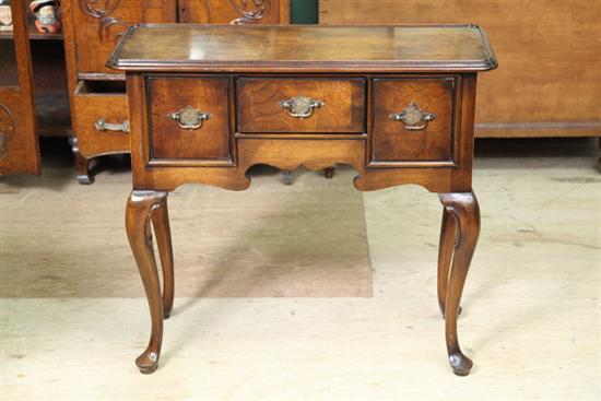 SMALL SERVER. Mahogany with a