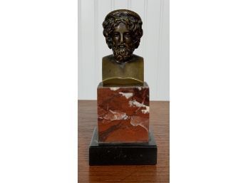 Small size bronze bust of man, on
