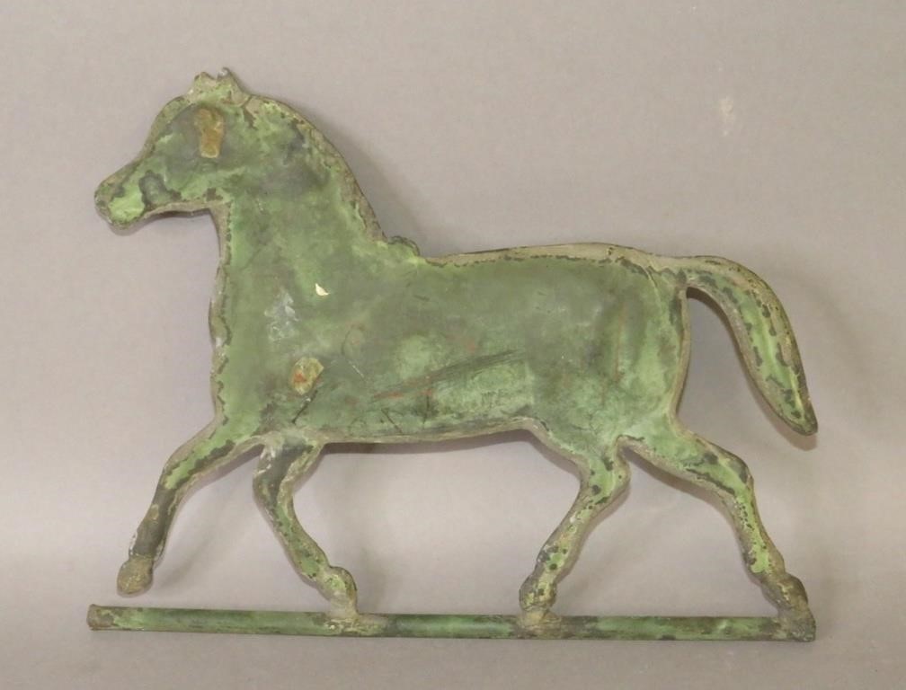 SMALL SIZE TROTTING HORSE