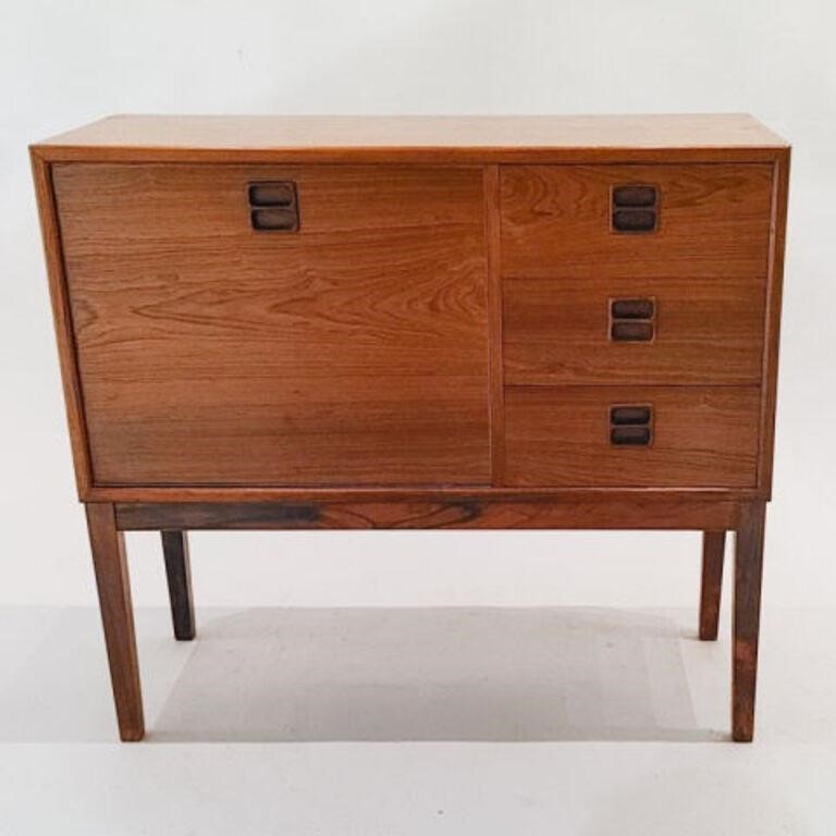 SMALL TEAK CABINETA small teak