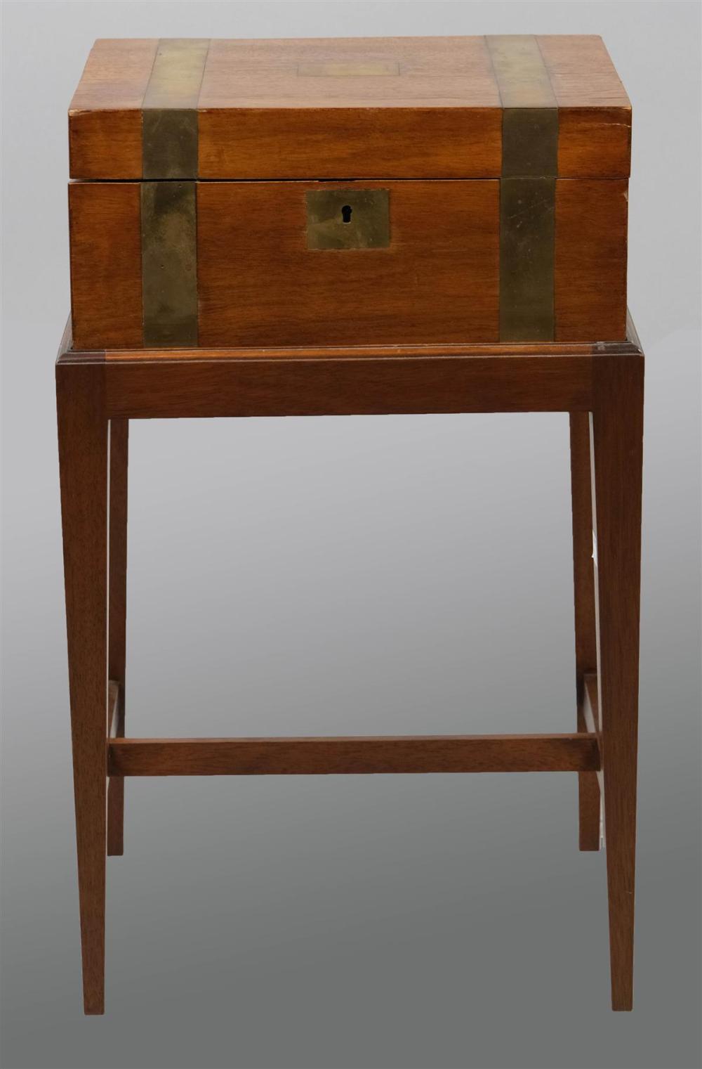 SMALL TRAVEL BRASS BOUND MAHOGANY