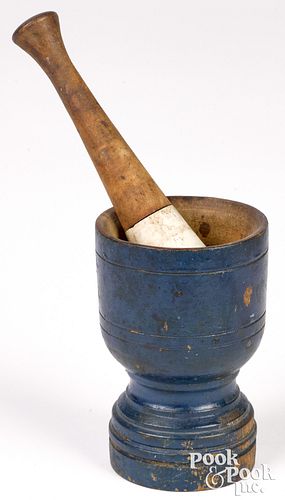 SMALL TURNED AND PAINTED MORTAR AND