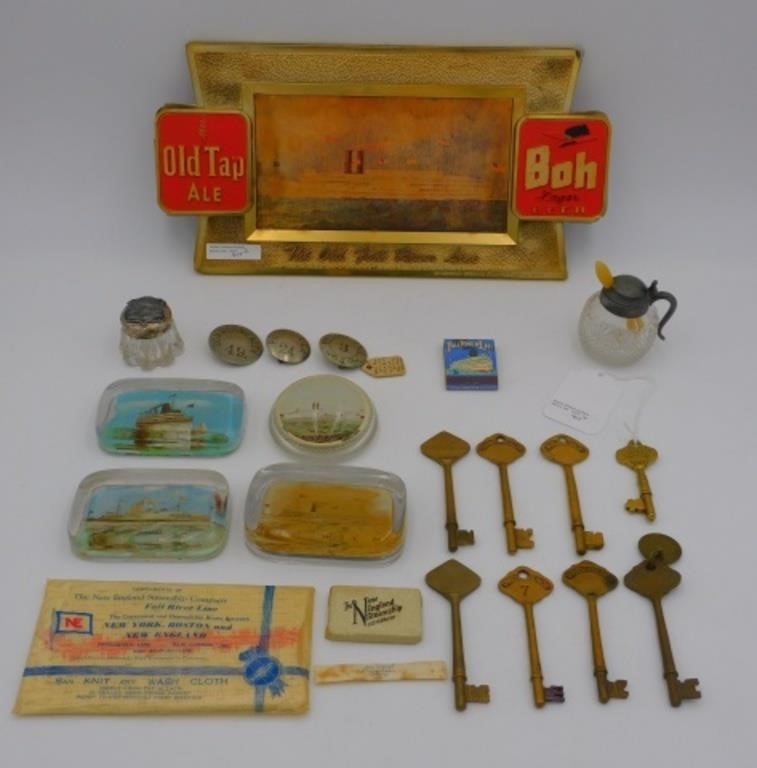 SMALL VINTAGE COLLECTIBLES
