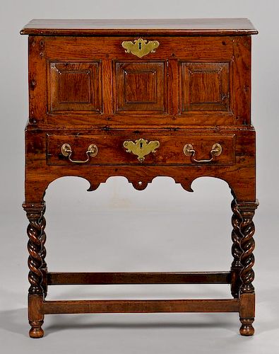 SMALL WILLIAM & MARY STYLE OAK