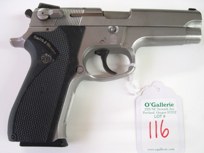 SMITH & WESSON MODEL 5906 DOUBLE