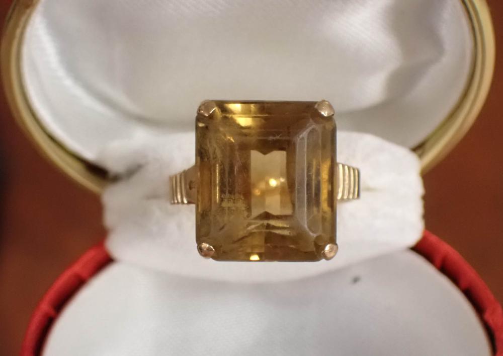 SMOKY CITRINE AND EIGHTEEN KARAT