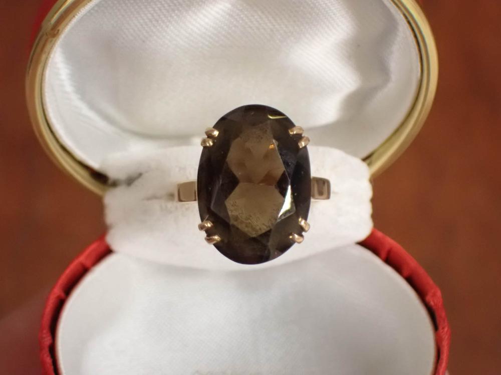 SMOKY QUARTZ AND FOURTEEN KARAT