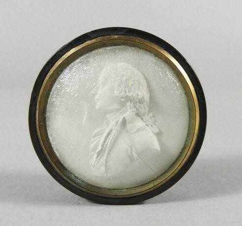 SNUFF BOX WITH CARVED PLASTER