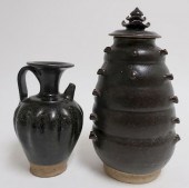 SONG BLACK GLAZED LOBED JARRar