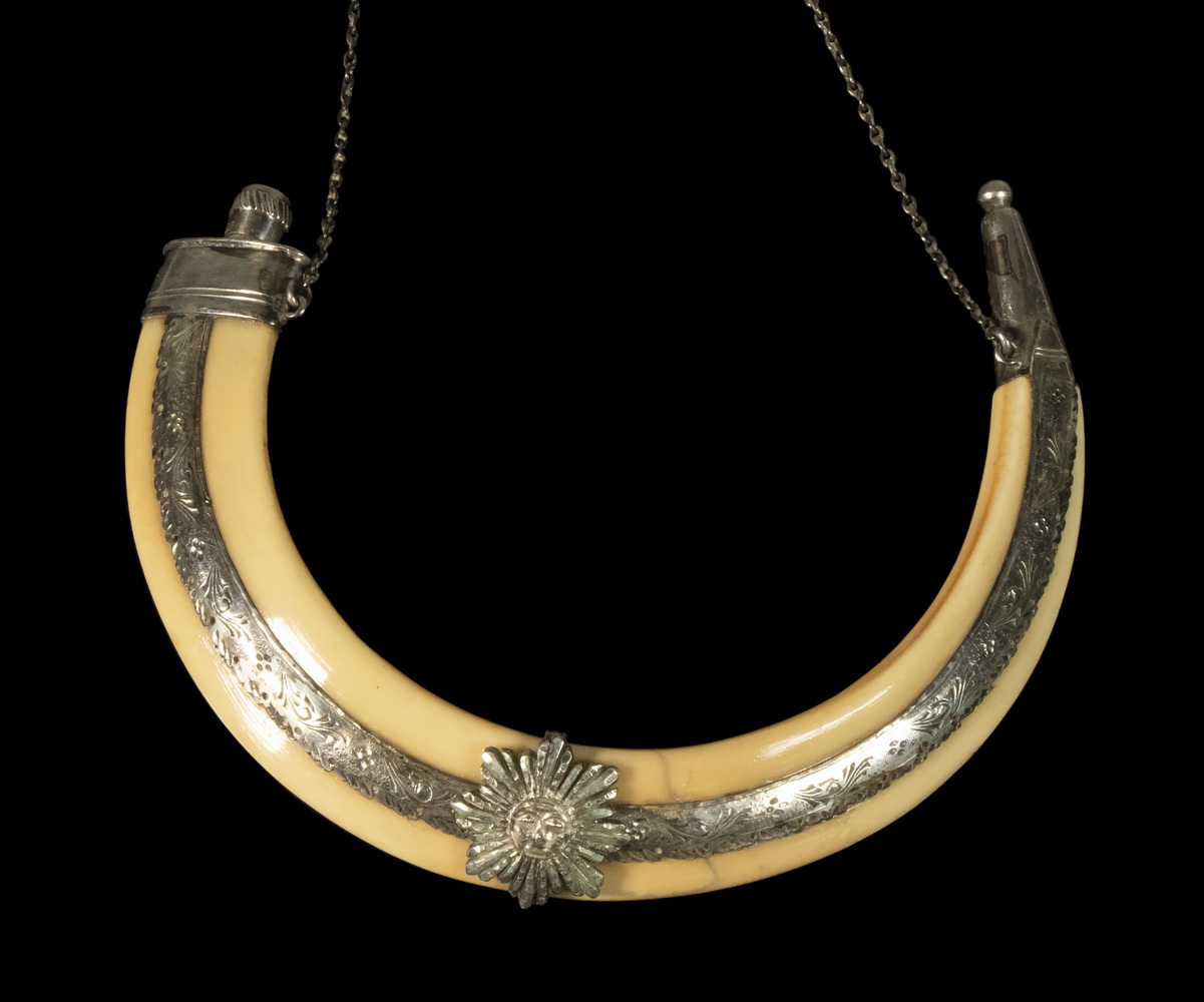 SOUTH PACIFIC LUCKY BOAR'S TUSK