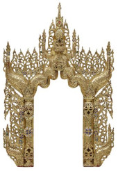 SOUTHEAST ASIAN GILTWOOD BUDDH