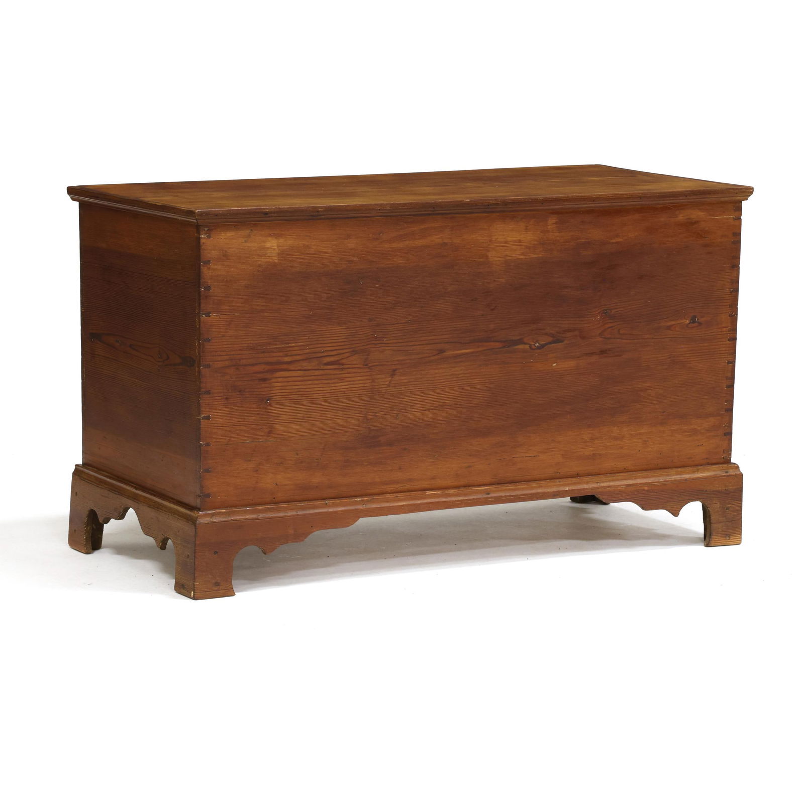 SOUTHERN CHIPPENDALE YELLOW PINE
