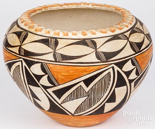 SOUTHWEST NATIVE AMERICAN POTTERY