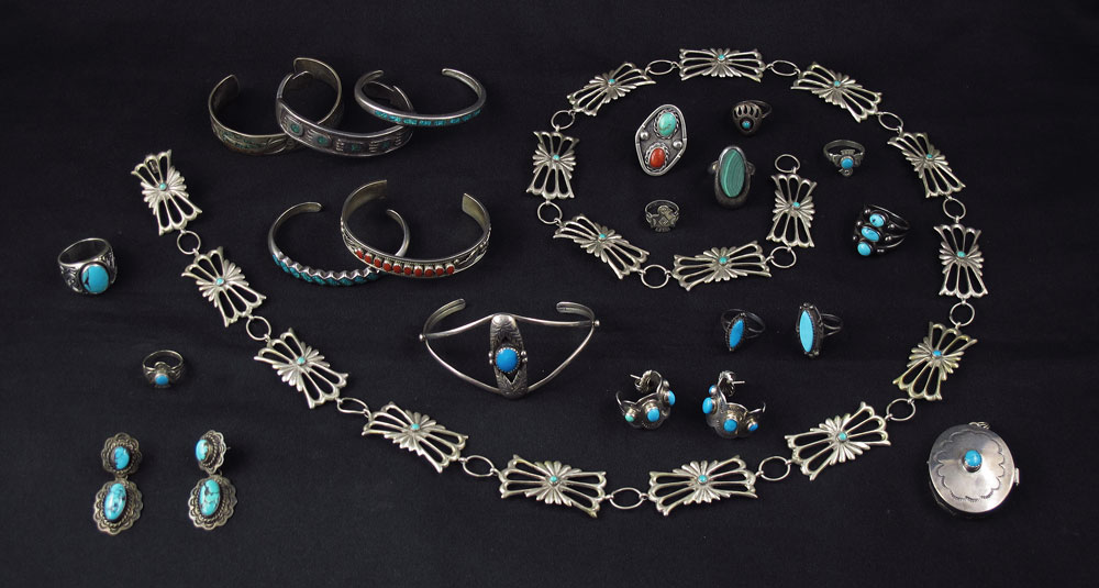 SOUTHWESTERN JEWELRY LOT: A few