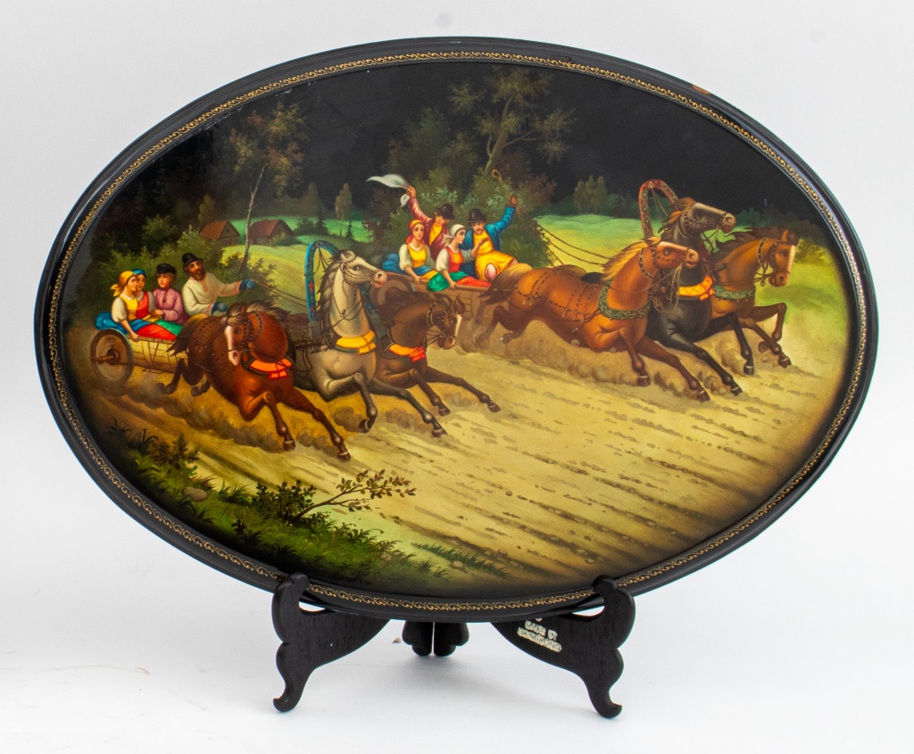 SOVIET LACQUER OVAL PANEL,