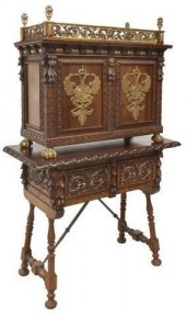 SPANISH BAROQUE STYLE CARVED V