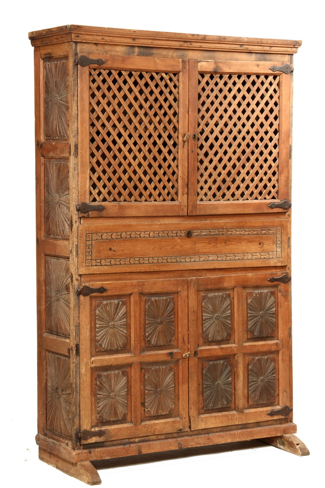 SPANISH STORAGE CABINET - 18th c