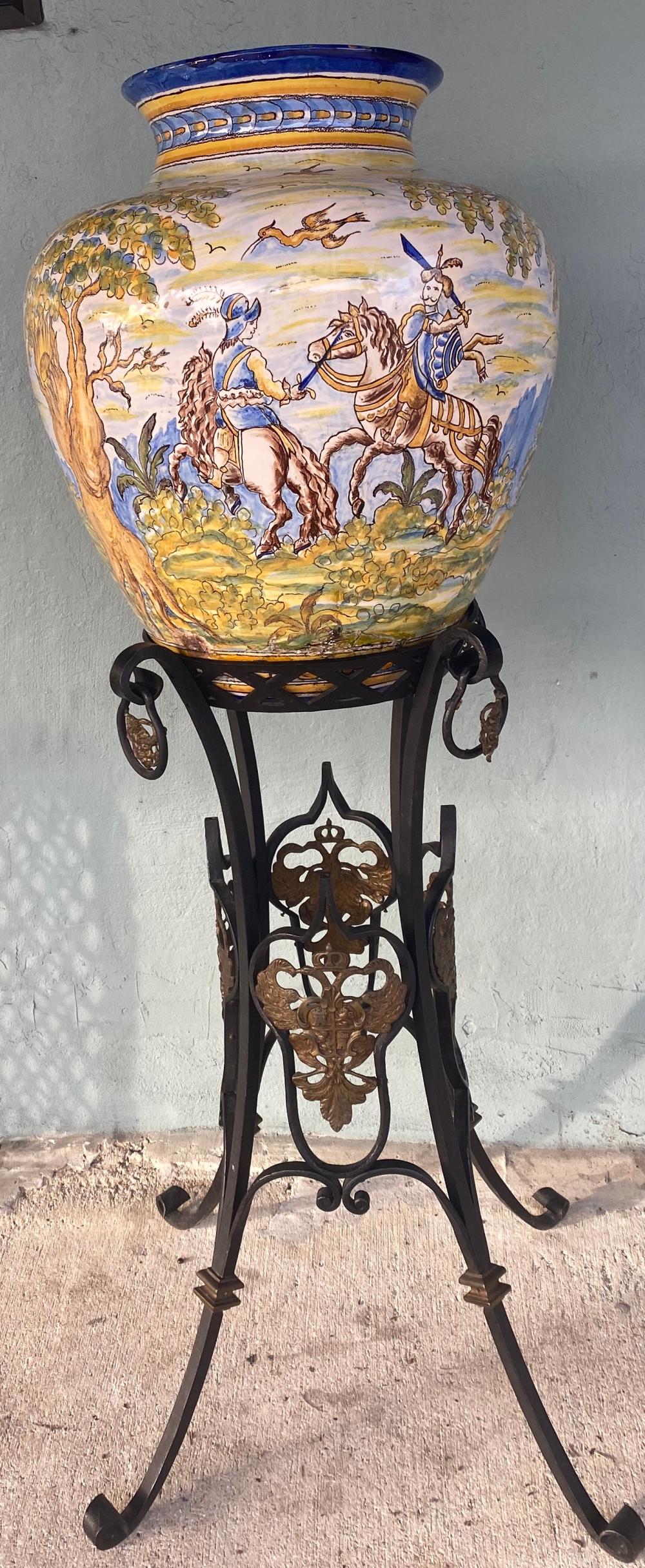 SPANISH/ITALIAN MAJOLICA JAR ON