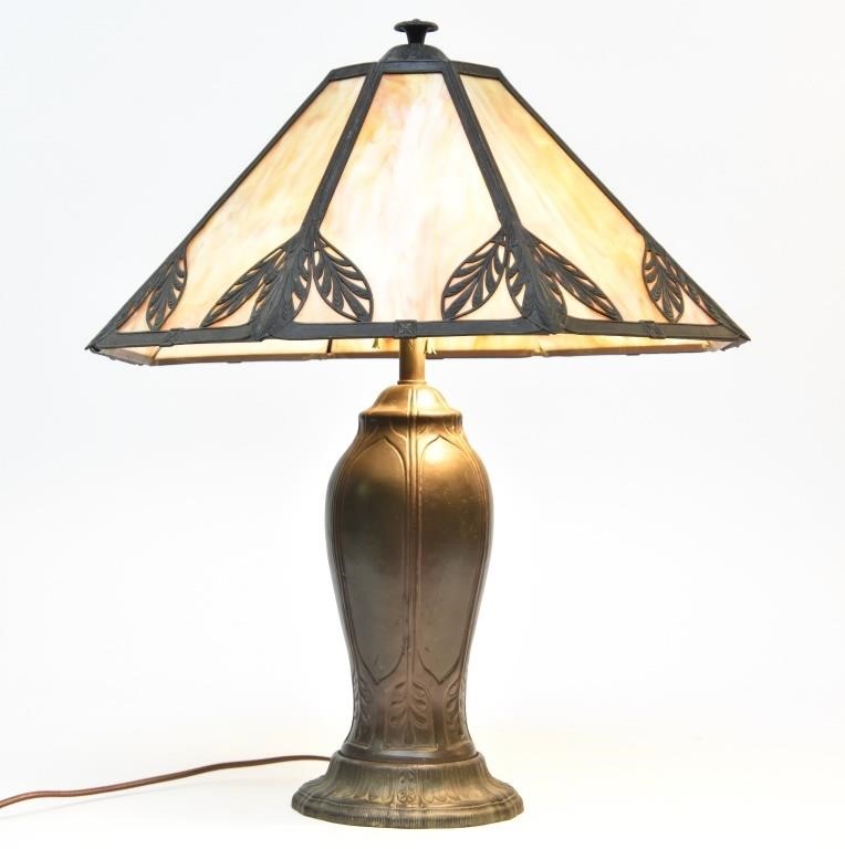 Spelter metal table lamp with