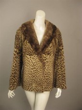 Spotted cat fur coat    1950s-